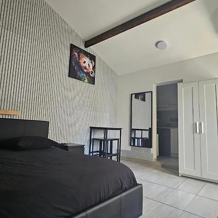 Maisonnette Grande Hauteur Proche Paris & Stade De France ドランシー