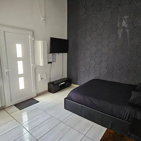 Holiday home Maisonnette Grande Hauteur Drancy